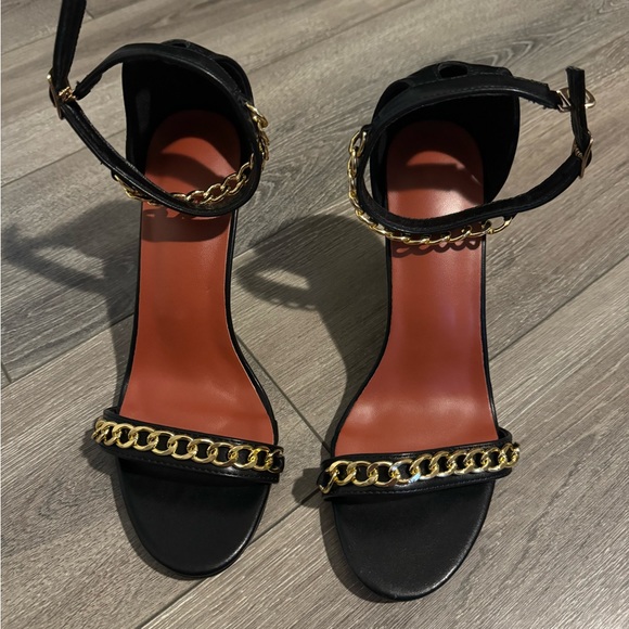 Never worn. SHEIN women heels - Picture 2 of 3